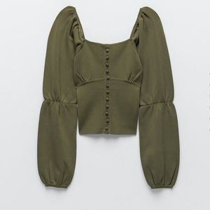 Knit top with balloon sleeves ✨